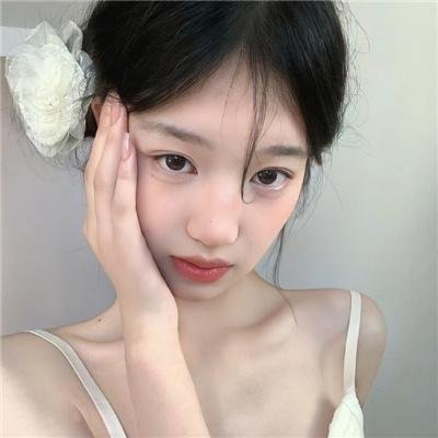 美女荒野逃亡